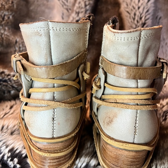 Freebird Women's Crue Ice Ankle Boots - Picture 5 of 6